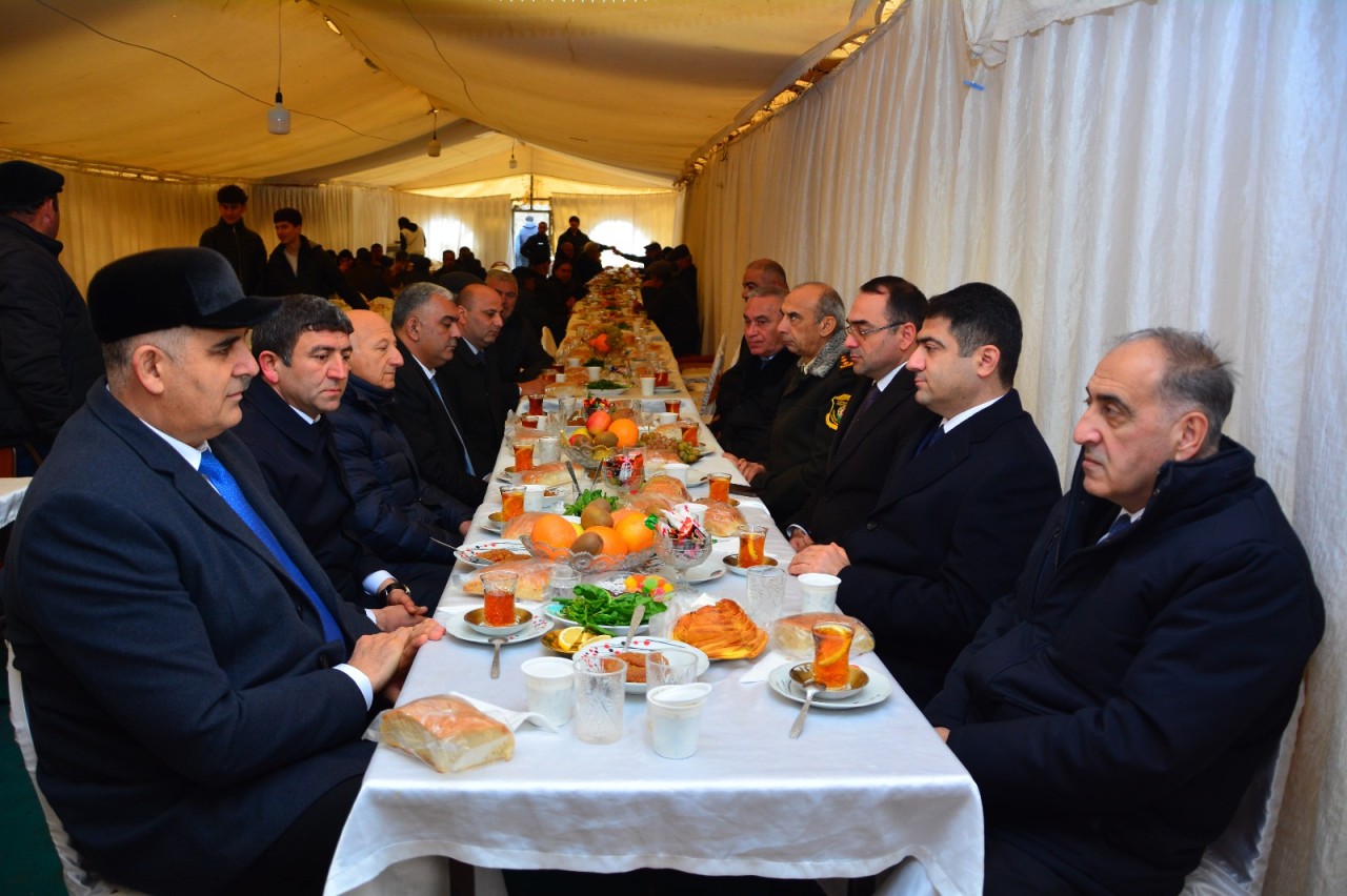 Seymur Orucov şəhid atasının yas mərasimində iştirak edib - FOTOLAR